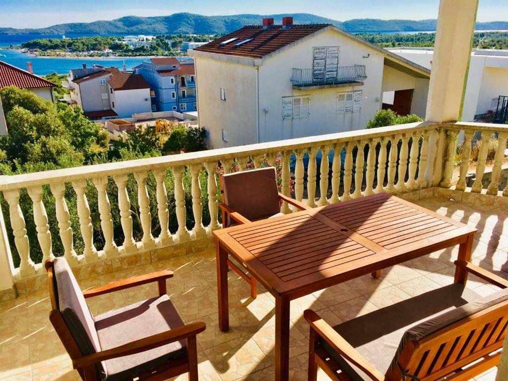 Apartmani Nina Σίμπενικ Εξωτερικό φωτογραφία
